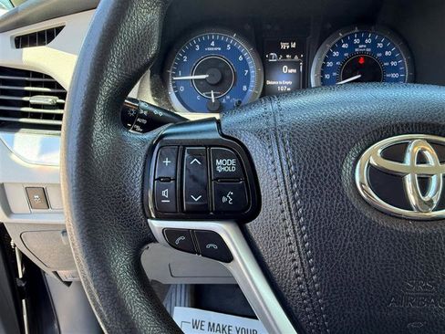 Used 2019 Toyota Sienna LE AWD/4WD image 36