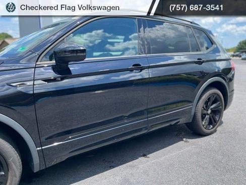 Used 2023 Volkswagen Tiguan SE R-Line AWD/4WD image 3