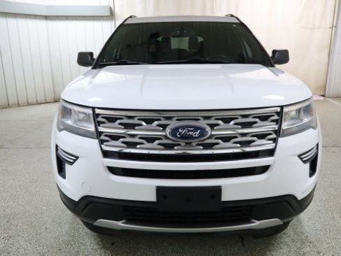 Used 2018 Ford Explorer XLT image 7