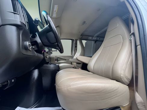 Used 2021 Chevrolet Express 2500 w/ Driver Convenience Package RWD image 21
