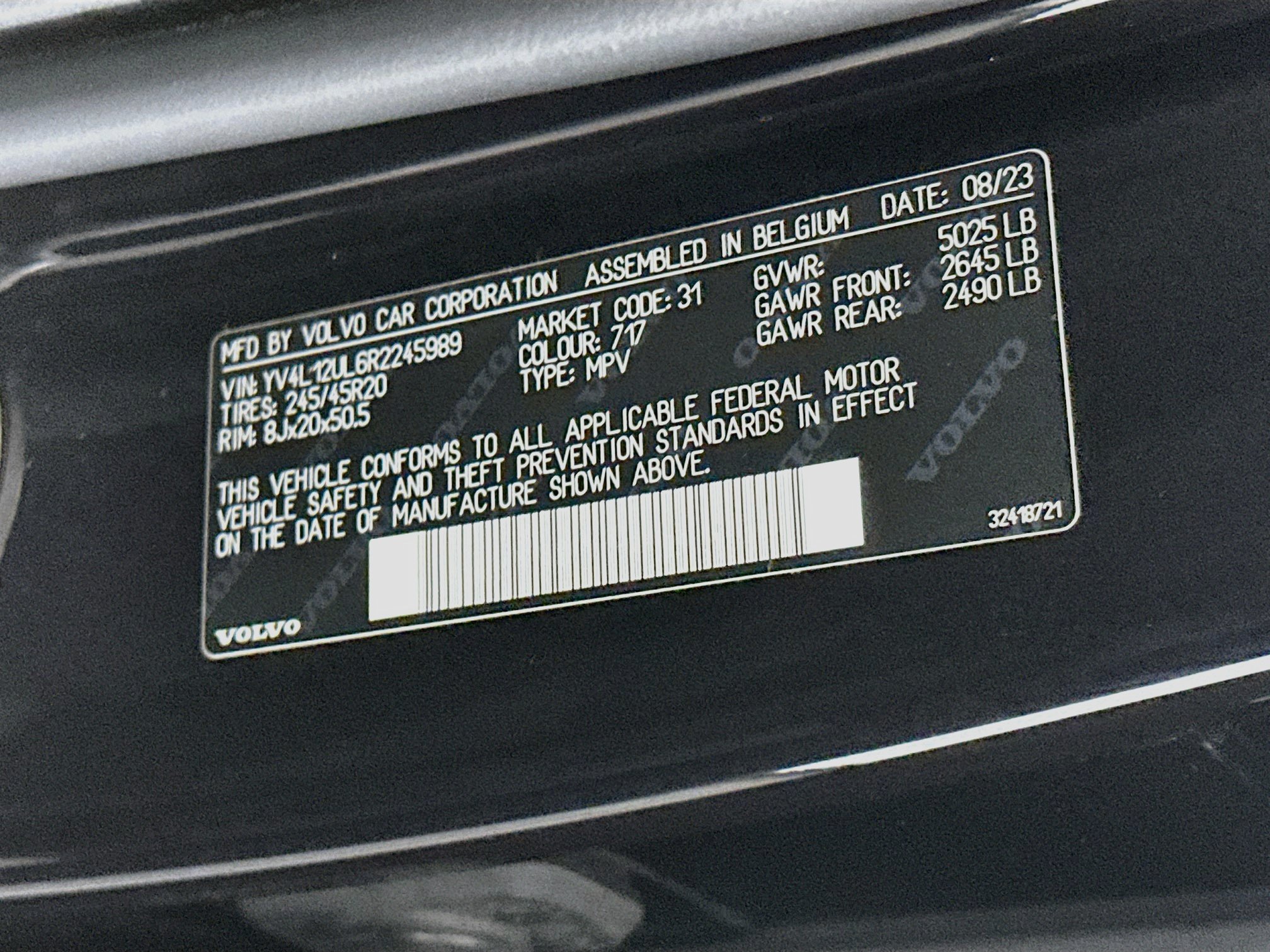 Used 2024 Volvo XC40 B5 Plus w/ Protection Package Premier AWD/4WD image 12