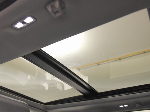 Used 2025 Ford F350 XLT w/ Black Appearance Package image 28