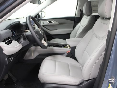 New 2026 Ford Explorer Active w/ Active Comfort Package RWD image 21