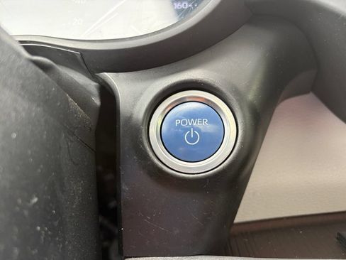 Used 2022 Toyota Sienna XLE FWD image 27