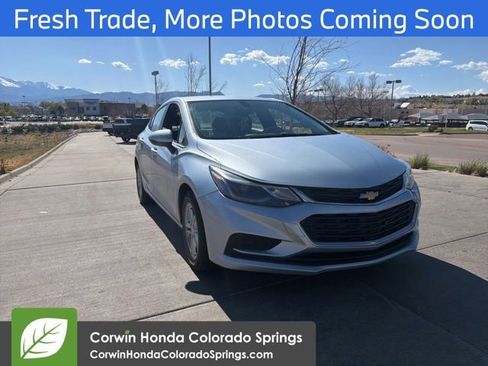 Used 2017 Chevrolet Cruze LT w/ Convenience Package FWD image 1