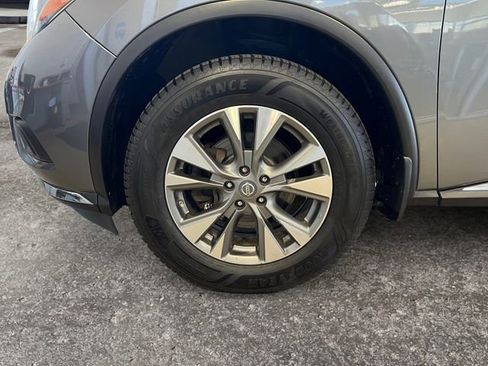 Used 2018 Nissan Murano SV AWD/4WD image 12