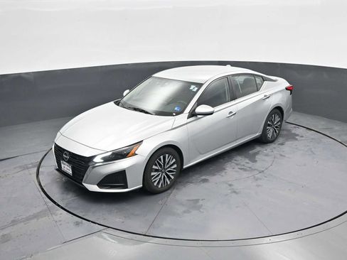 Used 2023 Nissan Altima 2.5 SV image 27