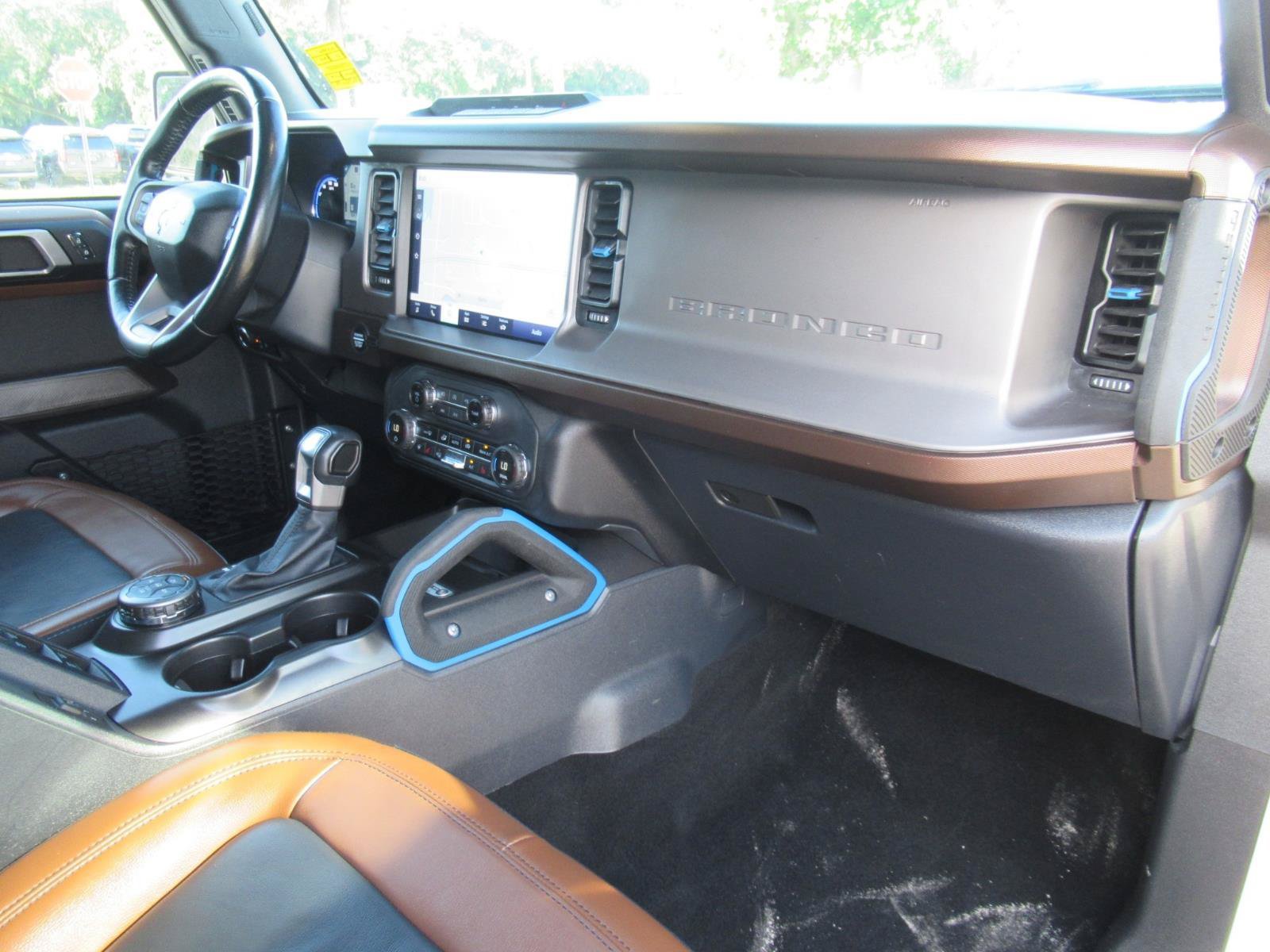 Used 2023 Ford Bronco Outer Banks AWD/4WD image 11