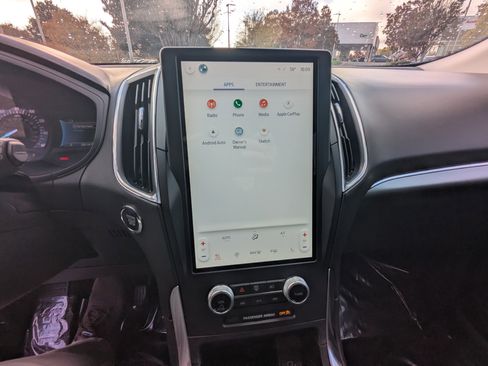 Used 2022 Ford Edge Titanium image 21