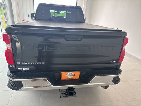 Used 2022 Chevrolet Silverado 2500 LTZ w/ LTZ Premium Package AWD/4WD image 5