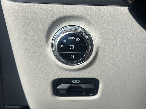 Used 2023 Mercedes-Benz C 300 Sedan image 33