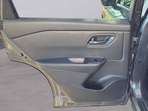 Used 2024 Nissan Rogue S image 15