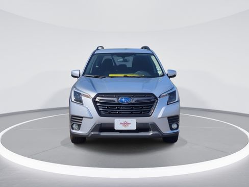 Used 2023 Subaru Forester Limited AWD/4WD image 2