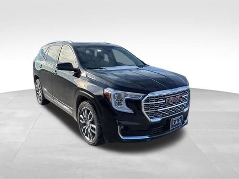 Used 2023 GMC Terrain Denali w/ Denali Premium Package image 3
