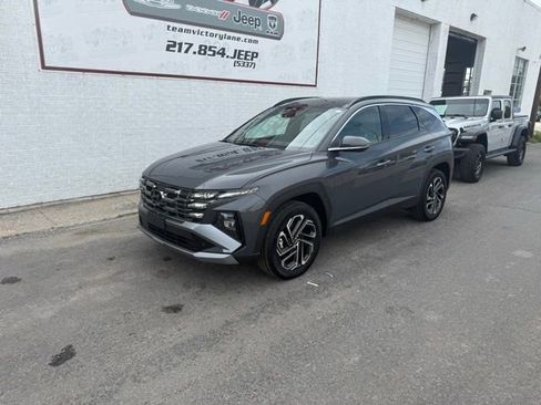 Used 2025 Hyundai Tucson Limited AWD/4WD image 1