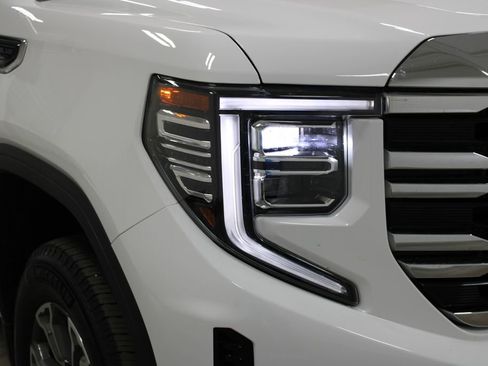 Used 2025 GMC Sierra 1500 SLT AWD/4WD image 12