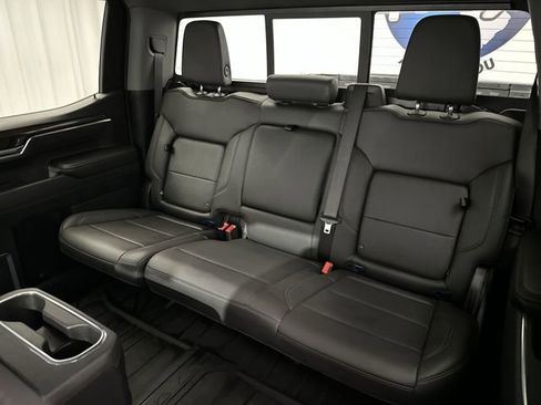 Used 2025 Chevrolet Silverado 1500 LT Trail Boss w/ Convenience Package II AWD/4WD image 28