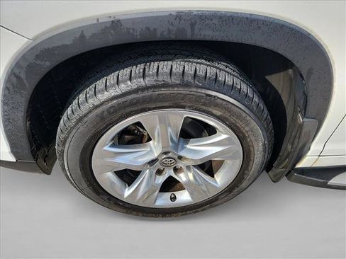 Used 2017 Toyota Highlander Limited image 7