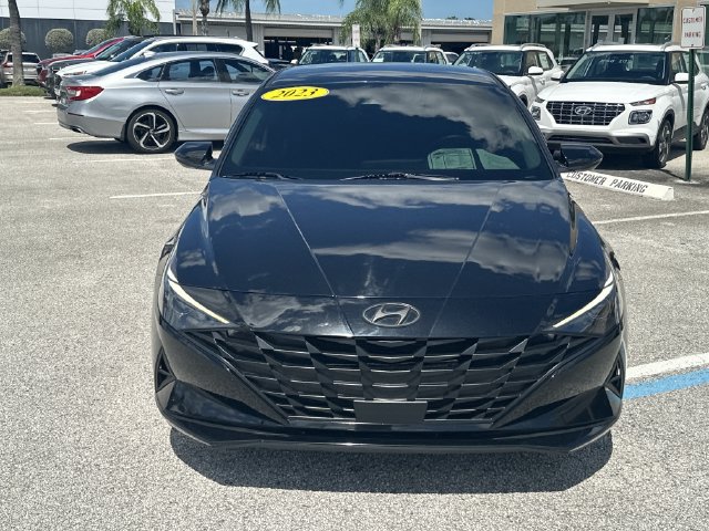 Certified 2023 Hyundai Elantra SEL w/ Convenience Package FWD image 4