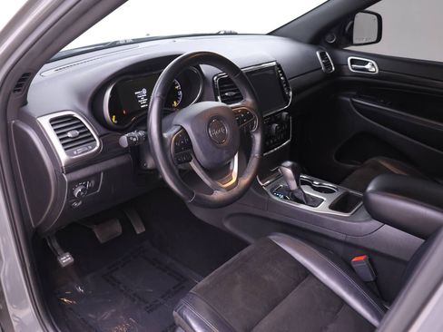 Used 2019 Jeep Grand Cherokee Altitude image 3