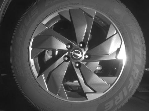 Used 2025 Nissan Rogue SV AWD/4WD image 12