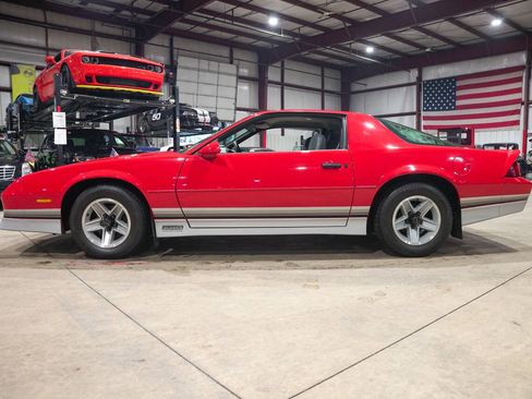 Used 1987 Chevrolet Camaro Z28 image 4