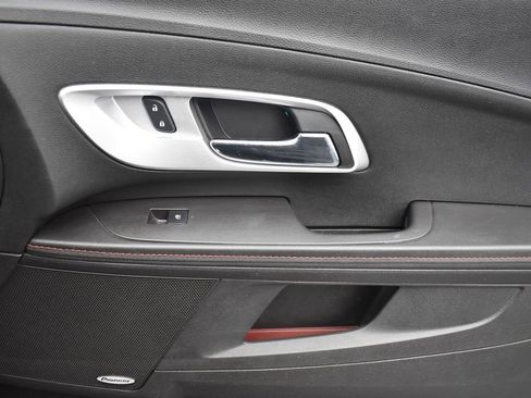 Used 2015 Chevrolet Equinox LTZ image 30