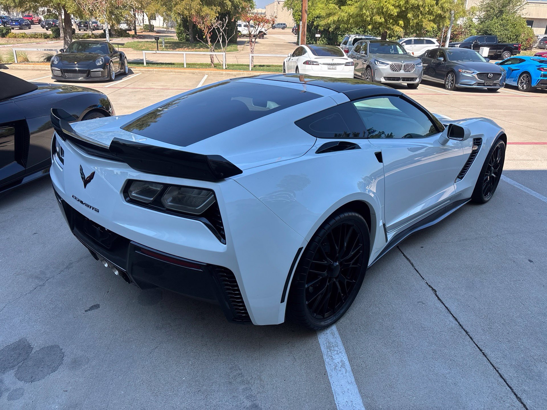 Used 2016 Chevrolet Corvette Z06 w/ 2LZ Preferred Equipment Group RWD image 9