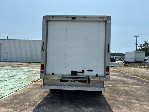 Used 2024 Ford Transit 350 RWD image 4