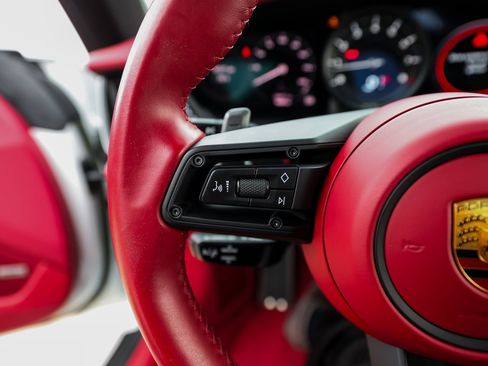 Certified 2022 Porsche 911 Carrera 4S image 17