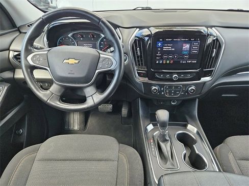 Used 2021 Chevrolet Traverse LT image 8