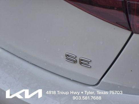 Used 2023 Volkswagen Jetta SE w/ Panoramic Sunroof Package FWD image 8