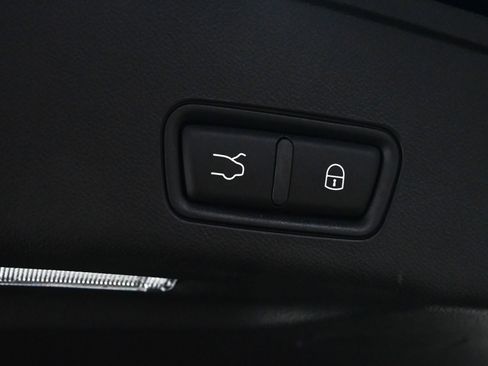 New 2025 Maserati Grecale Modena image 8