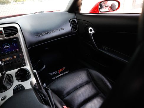 Used 2005 Chevrolet Corvette Coupe w/ Preferred Equipment Group image 21