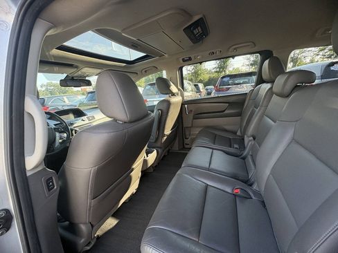 Used 2015 Honda Odyssey Touring Elite image 17