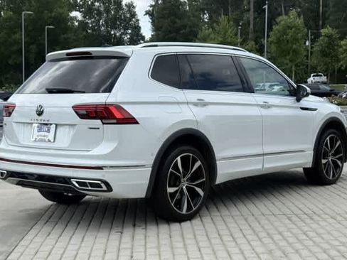 Used 2022 Volkswagen Tiguan SEL R-Line AWD/4WD image 6