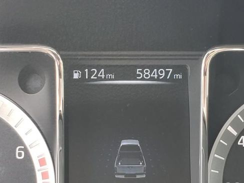 Used 2018 Nissan Titan SV AWD/4WD image 27