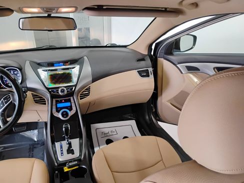 Used 2013 Hyundai Elantra Limited w/ Technology Pkg FWD image 9