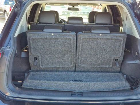 Used 2020 Volkswagen Tiguan SE image 7