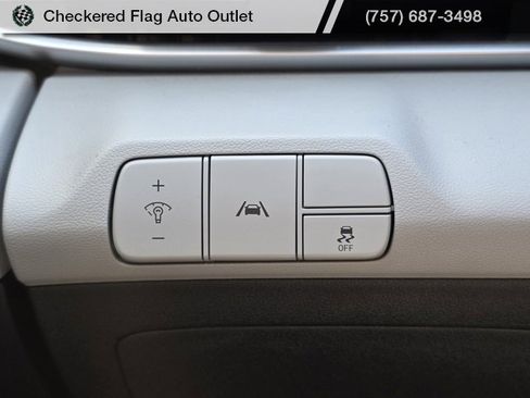 Used 2021 Hyundai Elantra Limited w/ Cargo Package image 11