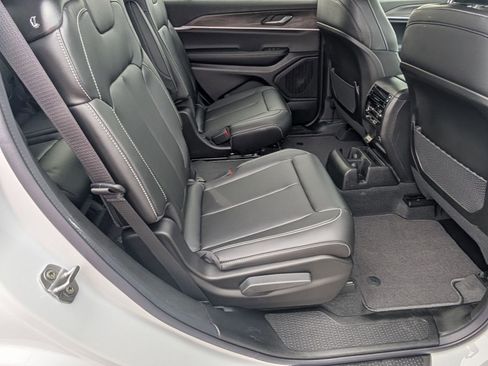 New 2025 Jeep Grand Cherokee L Limited image 25