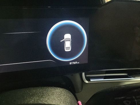 Used 2023 Hyundai Elantra Limited image 24