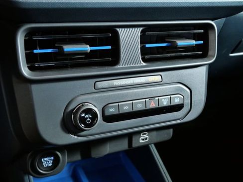 Certified 2025 Ford Maverick XLT w/ Equipment Group 302A AWD/4WD image 20