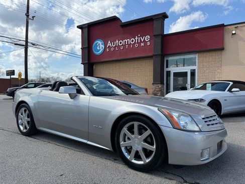 Used 2004 Cadillac XLR image 1