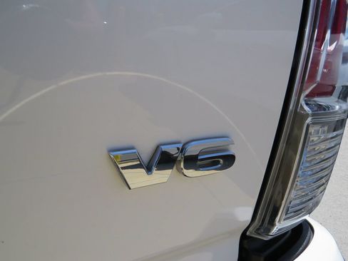 Used 2023 Toyota Tacoma Limited AWD/4WD image 15