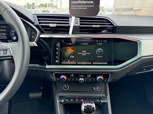 New 2025 Audi Q3 2.0T Premium image 27
