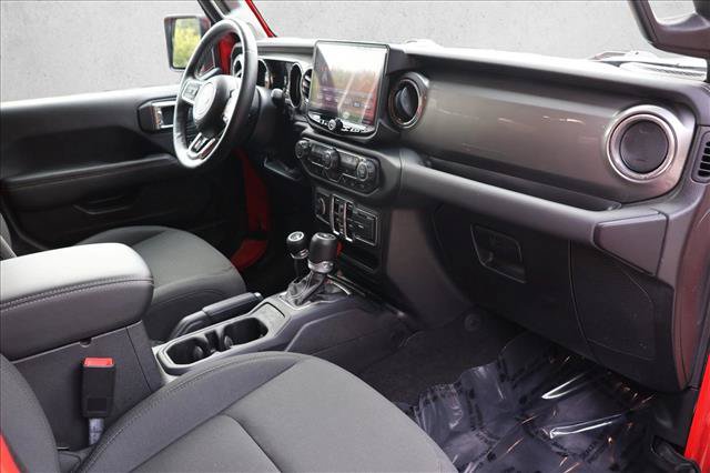 Used 2021 Jeep Wrangler Unlimited Sahara w/ Safety Group AWD/4WD image 27