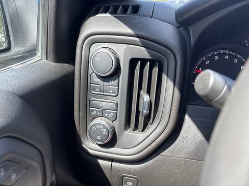 Used 2022 Chevrolet Silverado 1500 Custom Trail Boss w/ LPO, Dark Essentials Package AWD/4WD image 11