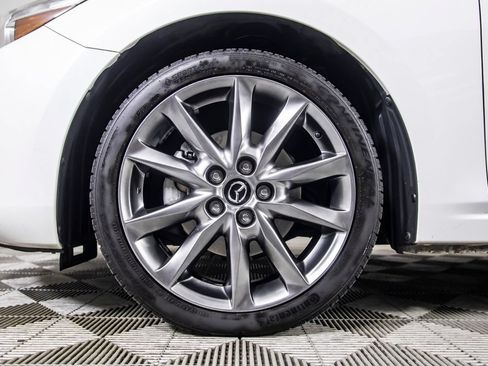 Used 2018 MAZDA MAZDA3 Touring FWD image 41