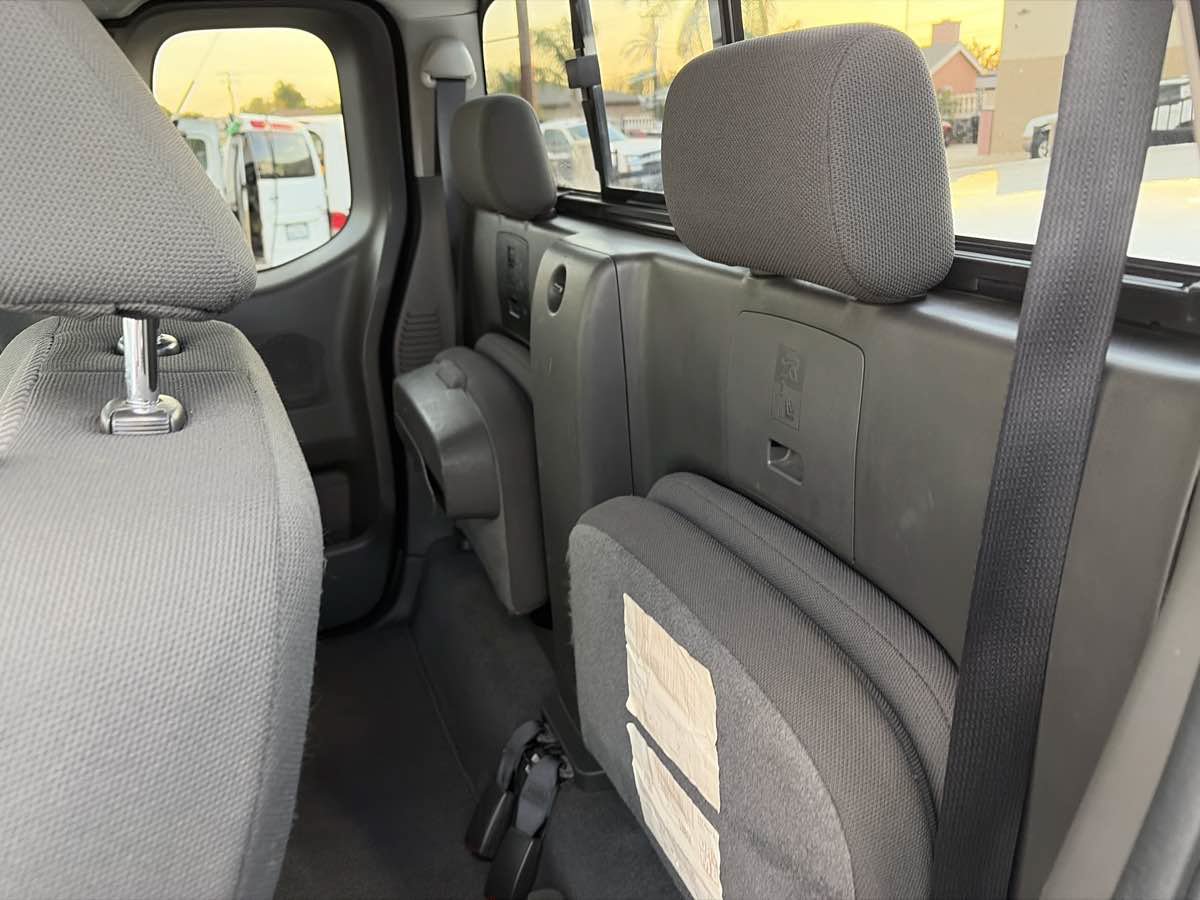 Used 2019 Nissan Frontier SV RWD image 11